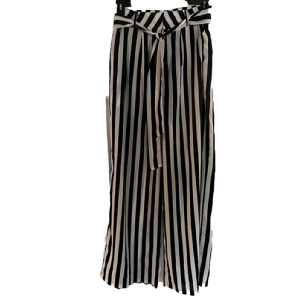 Boston Proper Back and White Striped Flowy Pants